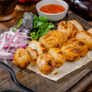 Шашлык из молодого картофеля с курдюком